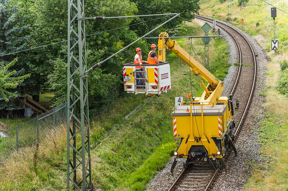 Railroad Unimog with Ruthmann cherry picker U1650 ZW